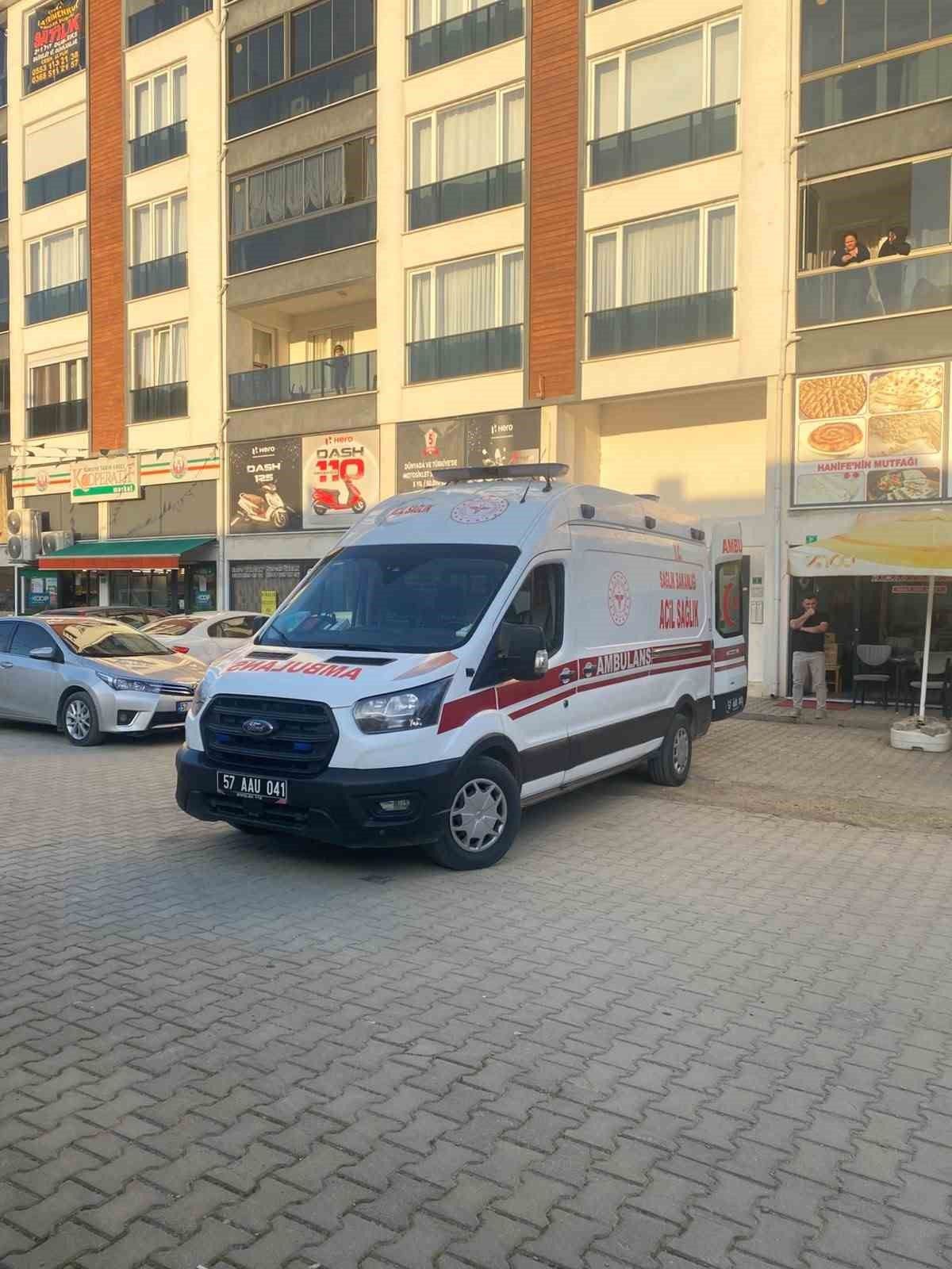 Yaşlı Adam Arkadaşını Katledip Kendini Vurdu